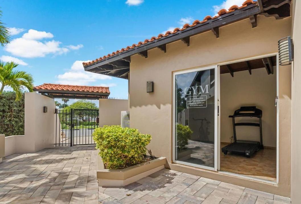 Eagle Beach Luxury House, Walking Distance To The Beach Palm Beach Eksteriør billede